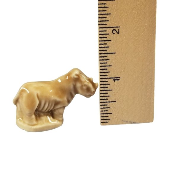 Wade Whimsies Brown Rhino Miniature Ceramic Figure Animal Figurine Red Rose Tea - Picture 7 of 7